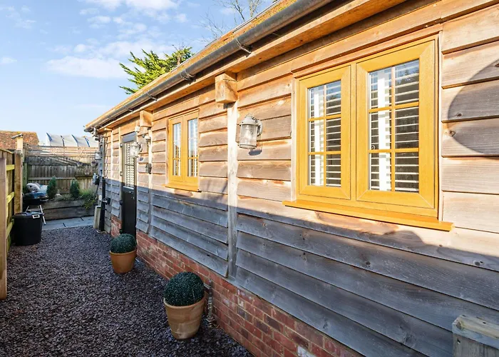 Countryside Barn With Hot Tub In New Forest
