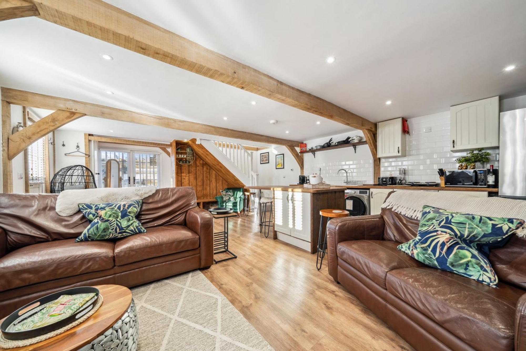 Countryside Barn With Hot Tub In New Forest Holiday home