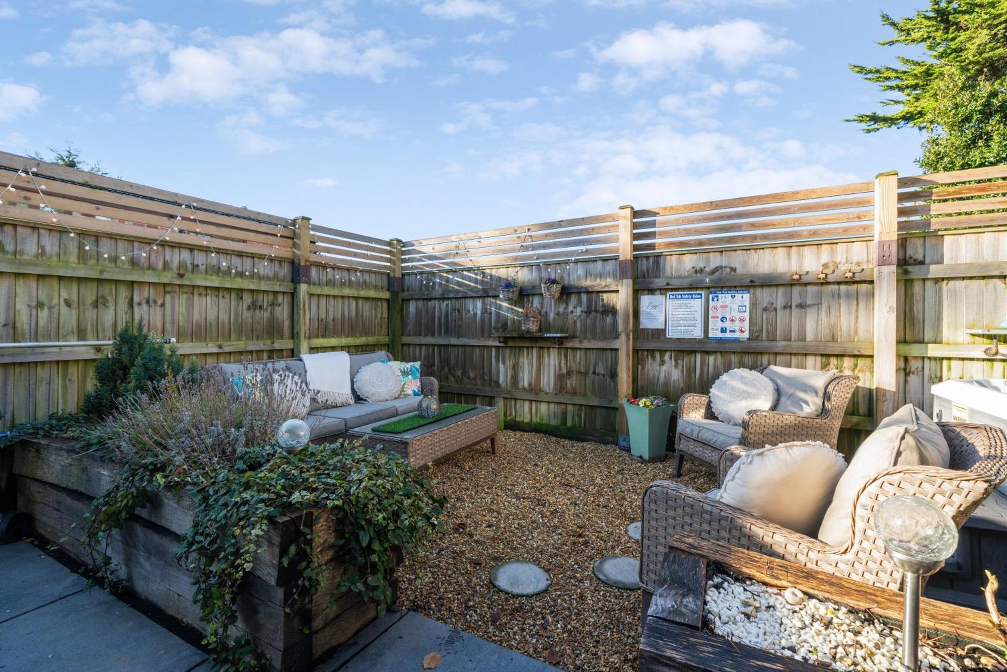 Countryside Barn With Hot Tub In New Forest *