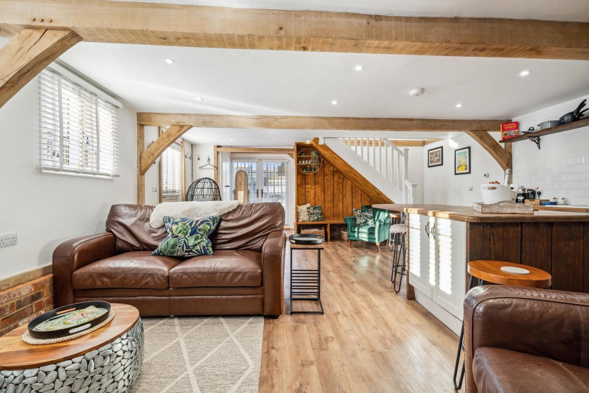 Countryside Barn With Hot Tub In New Forest