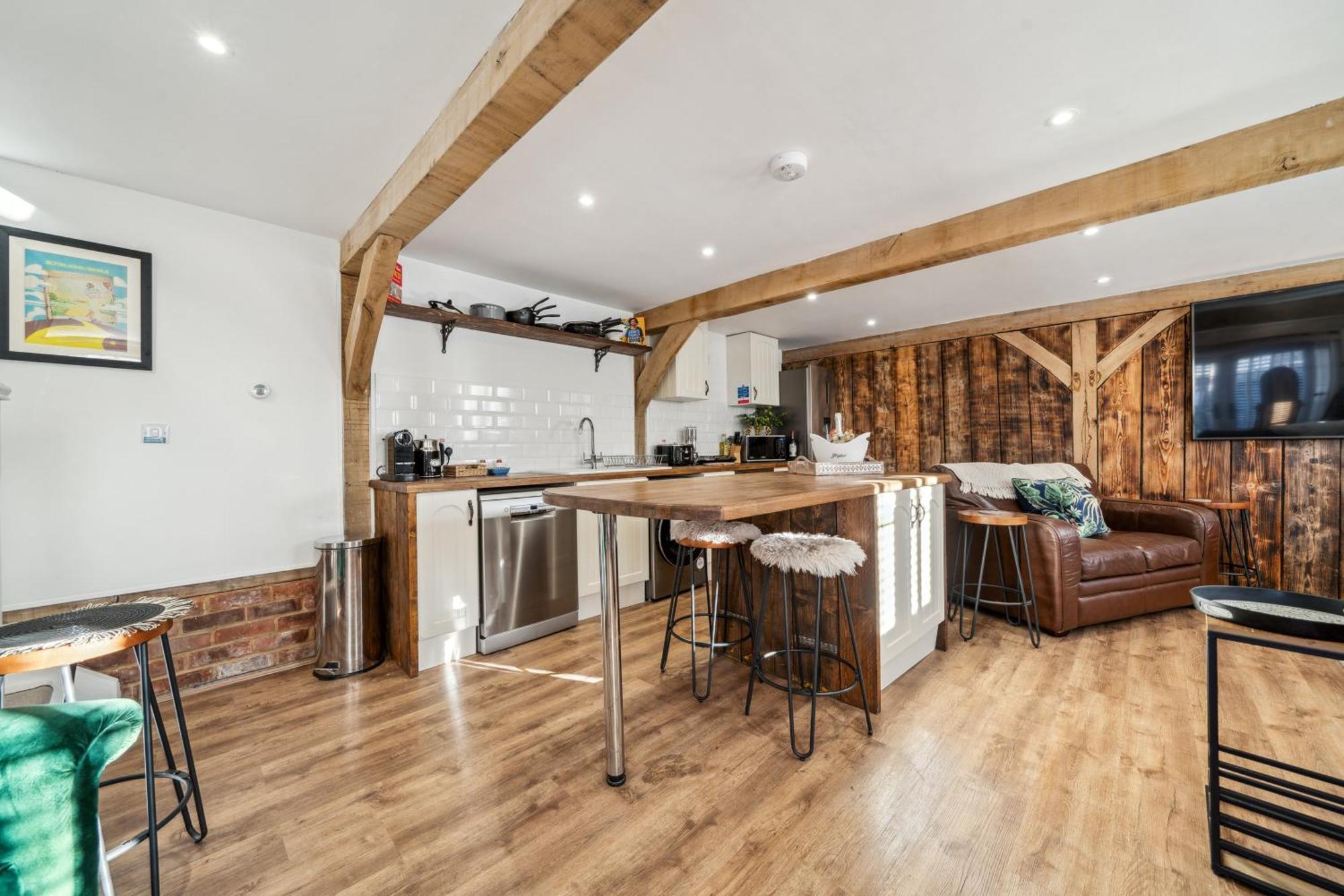 Countryside Barn With Hot Tub In New Forest Holiday home
