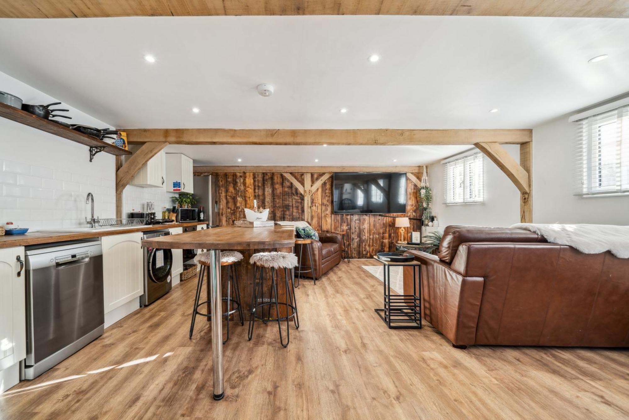 Countryside Barn With Hot Tub In New Forest Holiday home *